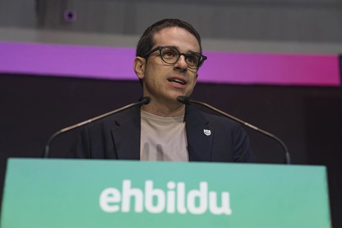 Pello Otxandiano, portavoz de EH Bildu en el Parlamento vasco, en un acto político en Bilbao.
