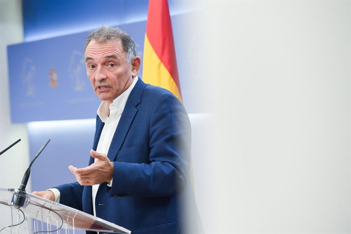 Archivo - Arquivo - O porta-voz parlamentar da Izquierda Unida e deputado do Grupo Plurinacional Sumar, Enrique Santiago, oferece uma coletiva de imprensa para apresentar uma iniciativa parlamentar, no Congresso dos Deputados, em 22 de setembro de 2023, e