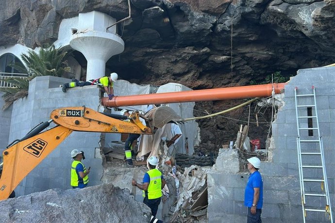 Reparado el tramo de la red de saneamiento dañado tras un despredimiento en Tabaiba Baja, en El Rosario (Tenerife)