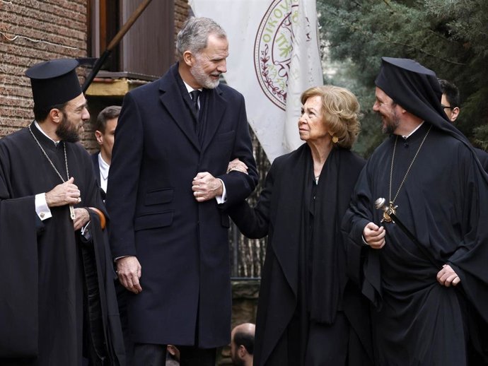Su Majestad el Rey Don Felipe de Borbón y la Reina Doña Sofía salen de la catedral Ortodoxa Griega de San Andrés y San Demetrio donde se ha hecho un responso por Su Alteza Real la Princesa Doña Irene de Grecia, a 17 de enero de 2026, en Madrid (España).
