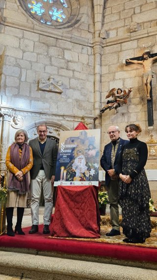 El descubrimiento del cartel anunciador de la Semana Santa Cacereña 2026 ha contado con la participación del alcalde cacereño, Rafael Mateos, y de la Consejera de Cultura, Turismo, Jóvenes y Deportes, Victoria Bazaga