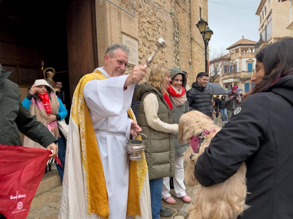 S'Arracó inaugura las 'Benedes' del municipio de Andratx pese a la amenaza de mal tiempo
