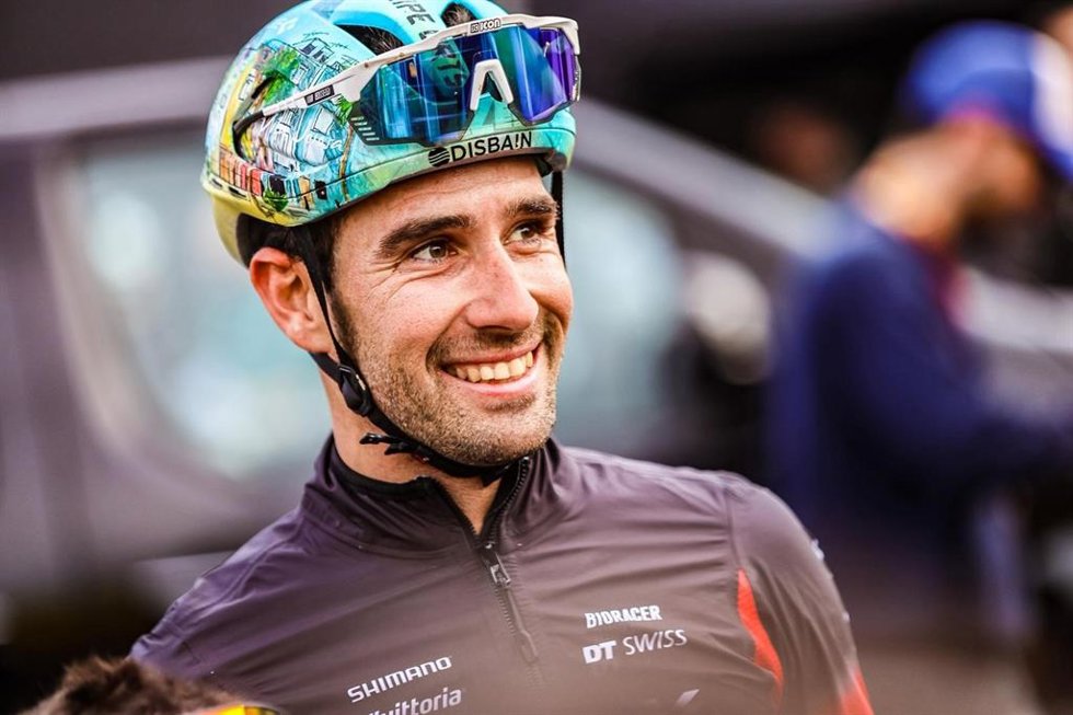 El ciclista español Felipe Orts sonríe tras el reconocimiento del circuito de la Copa del Mundo de Ciclocross UCIBenidorm Costa Blanca 2026.
