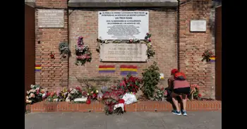 Pedro Sánchez lamenta el acto vandálico en la tumba de las Trece Rosas en Madrid