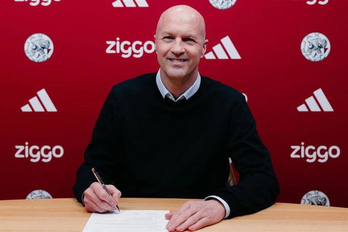 Jordi Cruyff firma como director técnico del Ajax de Ámsterdam hasta junio de 2028.