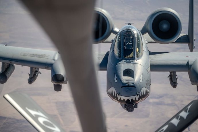 Archivo - Arquivo - 15 de dezembro de 2024: Estas imagens impressionantes mostram uma aeronave A-10 Thunderbolt II da Força Aérea dos EUA sobrevoando a área de responsabilidade do Comando Central dos EUA - um local não especificado no Oriente Médio - em 1