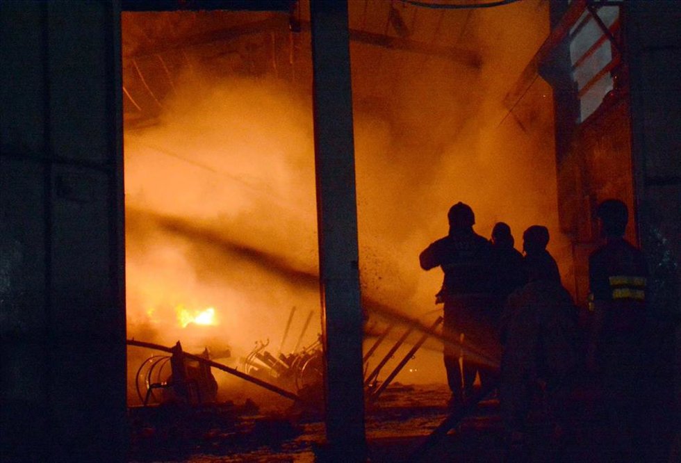 Archivo - Incendio en Pakistán (archivo).
