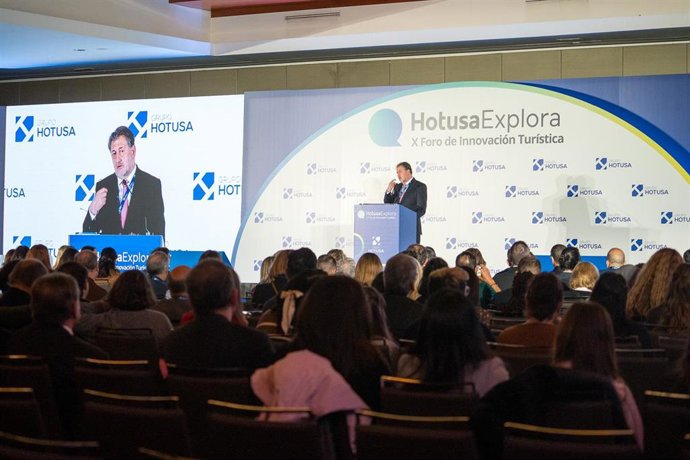 Archivo - Hereu inaugura este lunes el foro turístico Hotusa Explora, la antesala de Fitur.