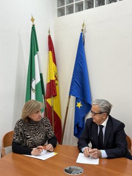 El presidente de la Diputación de Córdoba, Salvador Fuentes, ha mantenido un encuentro con la alcaldesa de Peñarroya-Pueblonuevo, María Victoria Paterna.