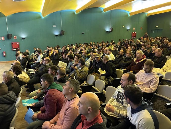 Los 138 bomberos forestales contratados durante todo el año estarán en bases repartidas por toda la comunidad autónoma