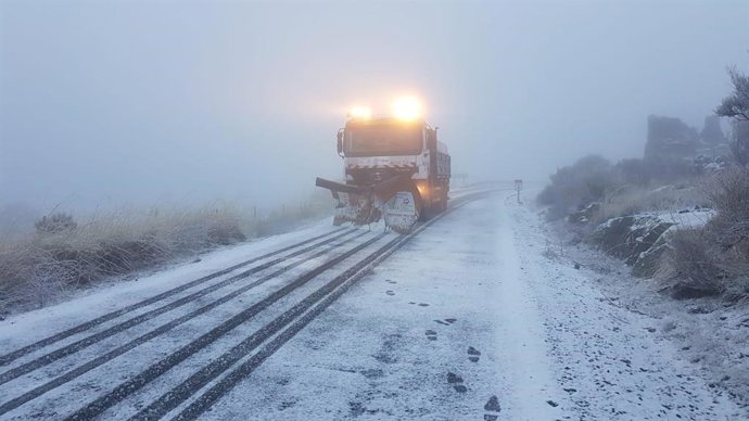 Archivo - Quitanieves de la Diputación de Ávila