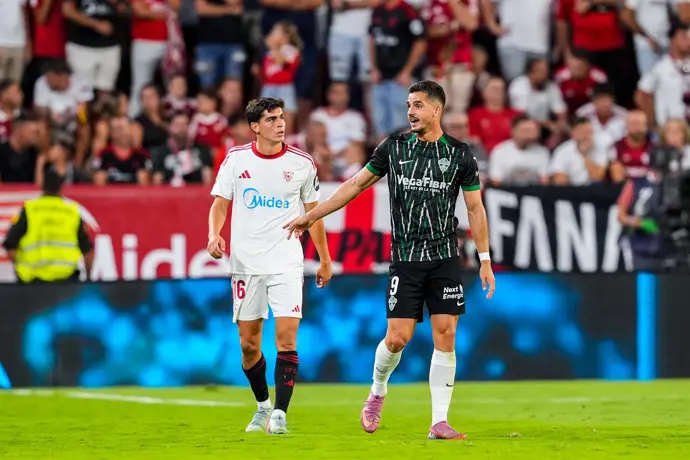 André da Silva y Juanlu en el Sevilla FC-Elche CF de la primera vuelta