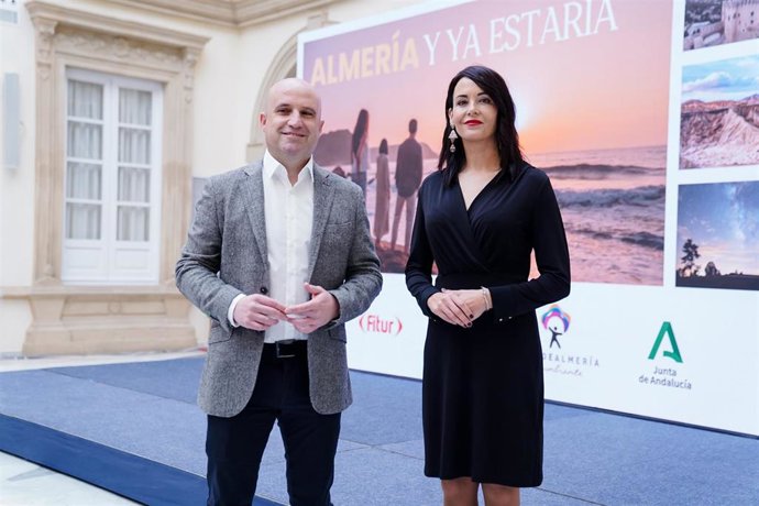Alberto Contador difundirá la excelencia turística de 'Costa de Almería' en Fitur 2026.