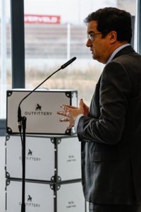 Óscar López apuesta por recuperar la política de Tierno Galván: "Nunca se dedicó a insultar"