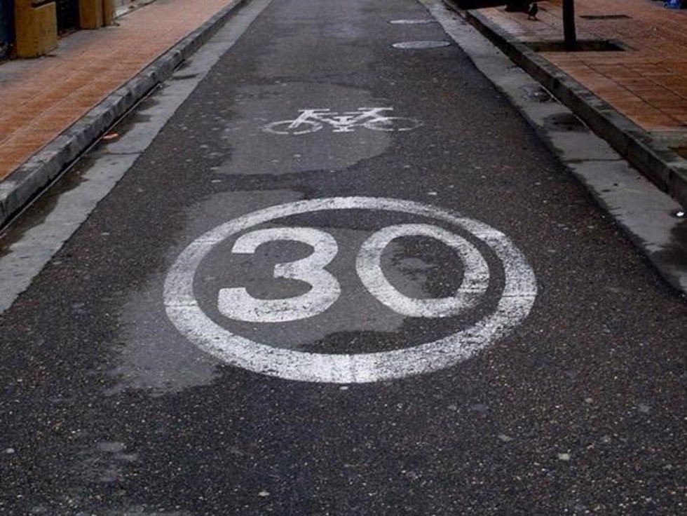 Archivo - Imagen de archivo de un carril bici.