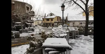 Seis comunidades en aviso este lunes por lluvia, viento y nieve en buena parte de la Península