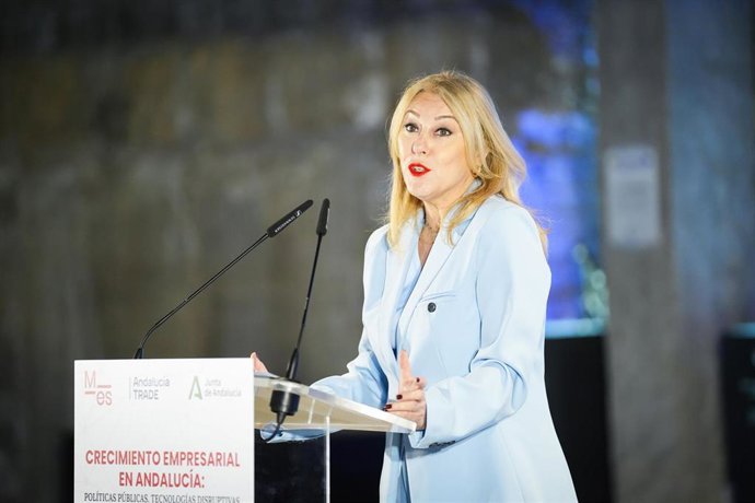 Archivo - La consejera de Economía, Hacienda, Fondos Europeos y Diálogo Social, presidenta de Andalucía TRADE y portavoz del Gobierno de la Junta de Andalucía, Carolina España. (Imagen de archivo)