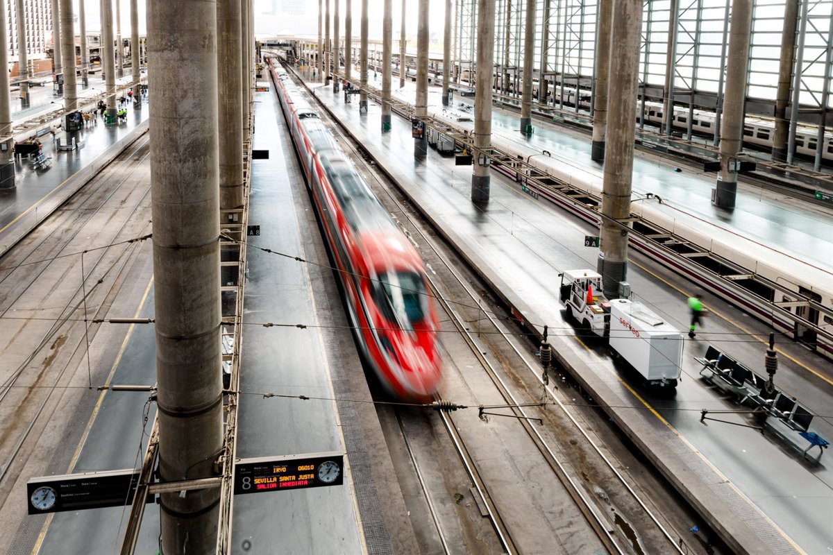 El descarrilamiento de dos trenes de alta velocidad en Adamuz, el accidente más grave desde el de Angrois