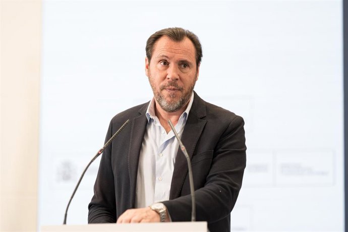 Archivo - El ministro de Transportes y Movilidad Sostenible, Óscar Puente,