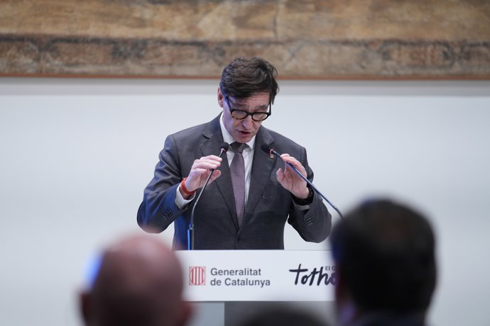 El presidente de la Generalitat, Salvador Illa, interviene durante la presentación de la nueva empresa Rodalies de Catalunya SME S.A., en el Palau de la Generalitat, a 12 de enero de 2026, en Barcelona, Catalunya (España).