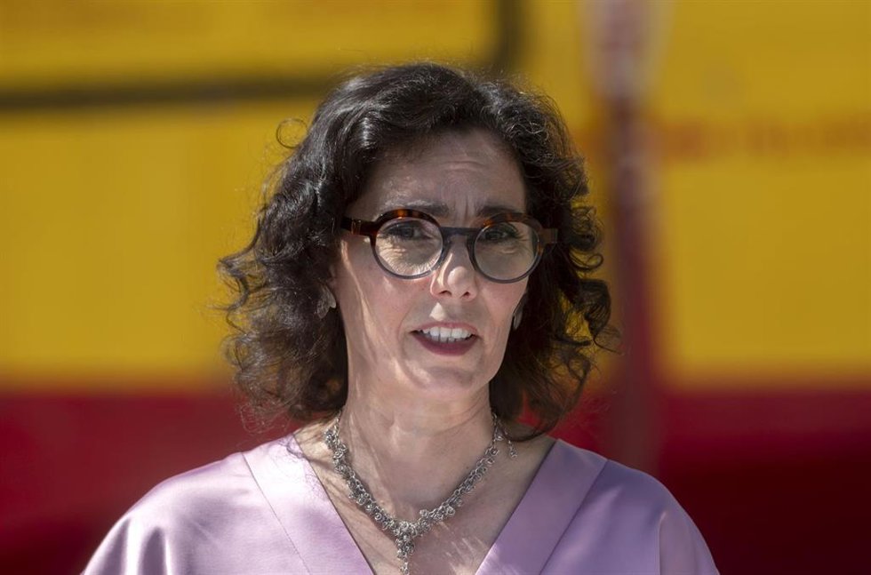 Archivo - La comisaria europea de Igualdad, Preparación y Gestión de Crisis, Hadja Lahbib, atiende a los medios de comunicación, en la Base Aérea de Torrejón de Ardoz, a 23 de mayo de 2025, en Torrejón de Ardoz, Madrid (España). 