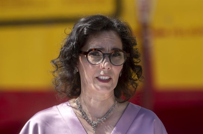 Archivo - La comisaria europea de Igualdad, Preparación y Gestión de Crisis, Hadja Lahbib, atiende a los medios de comunicación, en la Base Aérea de Torrejón de Ardoz, a 23 de mayo de 2025, en Torrejón de Ardoz, Madrid (España). Lahbib ha destacado la imp