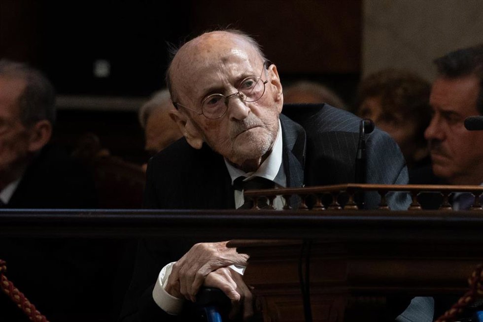 Archivo - Álvaro Pombo suspende la charla sobre su obra poética en el Ateneo de Santander