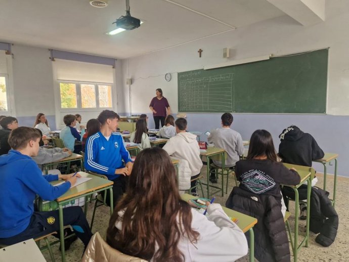 Imagen de archivo de un aula del colegio concertado Las Viñas, en Teruel.