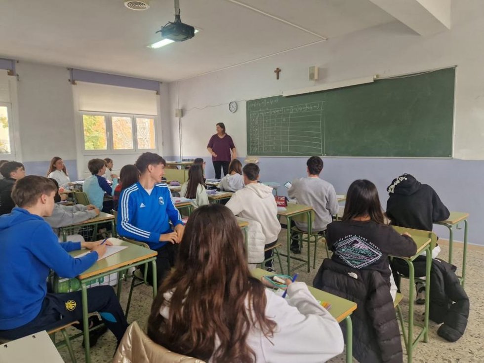 Imagen de archivo de un aula del colegio concertado Las Viñas, en Teruel.