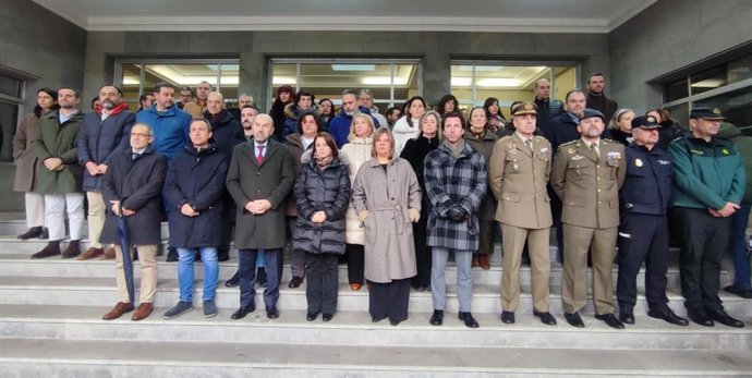 Minuto de silencio convocado en la Delegación del Gobierno de Asturias por el accidente ferroviario ocurrido en Adamuz (Córdoba).