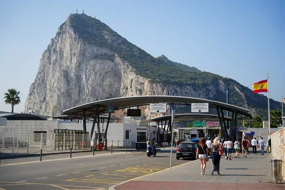 Archivo - Imágenes de la frontera entre España y el Peñón de Gibraltar