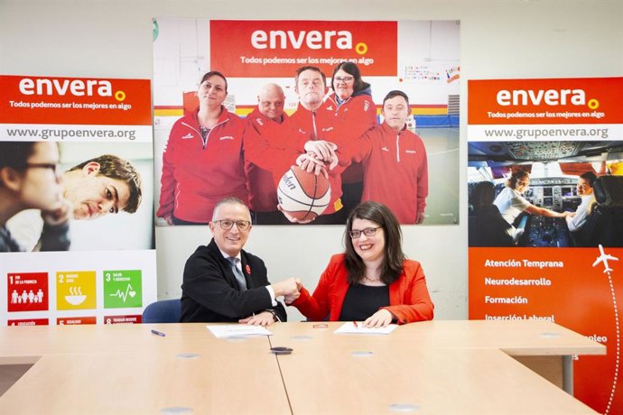 Claudia Tecglen (Fundación homónima) y Enrique Grande (Envera)