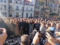 La ciudad de Huelva acoge un minuto de silencio en homenaje a los afectados por el accidente de Adamuz