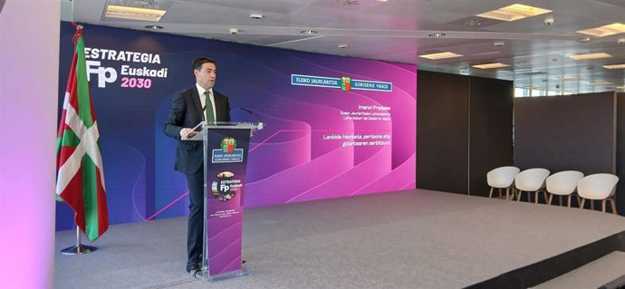El lehendakari, Imanol Pradales, presenta la Estrategia FP Euskadi 2030