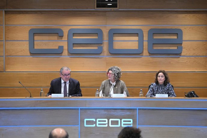 Narciso Casado, Gabriela García e Isabel Rata durante la inauguración del Encuentro Empresarial España-Guatemala
