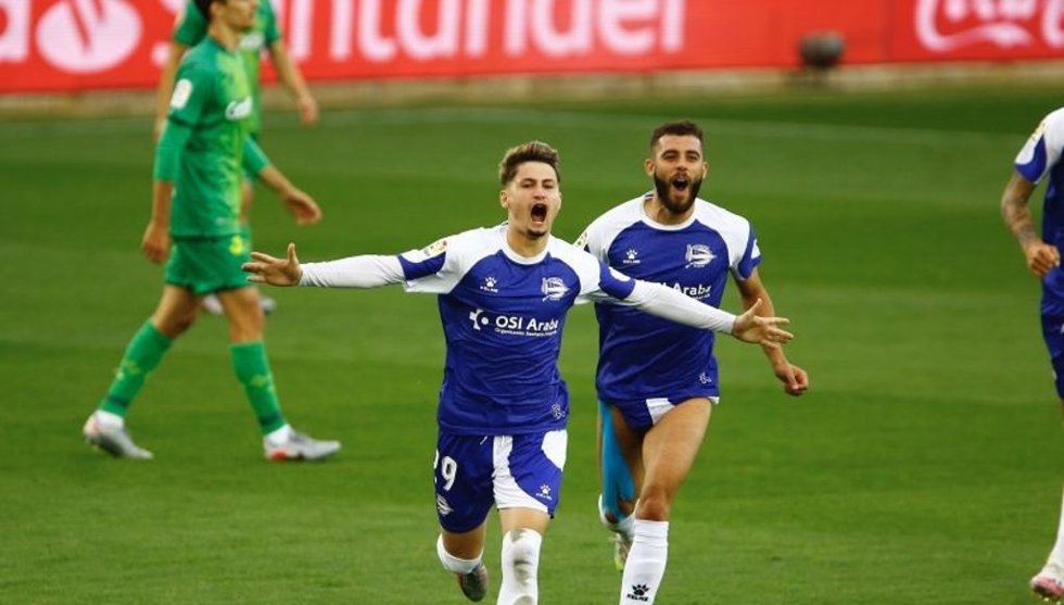 Archivo - Ultimo derbi en Liga disputado entre Alavés y Real Sociedad