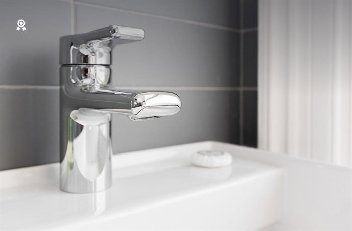 Archivo - Corte de agua, grifo,