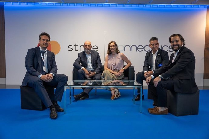 Archivo - Javier Soriano, CEO de Connectycs; Javier García Cuenca, presidente del (ITH); Paloma Real, directora general de Mastercard España; Álvaro Carrillo de Albornoz, director general del ITH, Quim Martínez, VP Tourism Innovation Hub Mastercard