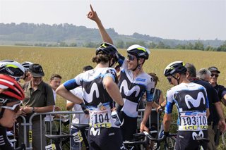 Archivo - El ciclista español Iván Romeo (Movistar Team) celebra su victoria de etapa en el Critérium du Dauphiné 2025.