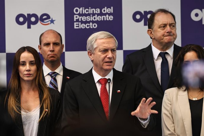 Santiago, 19 de Enero 2026.  Presidente Electo Jose Antonio Kast entrega punto de prensa en la OPE luego de sostener reuniones previas al encuentro con Presidente Gabriel Boric en La Moneda sobre la emergencia de incendios forestales  Diego Martin/Aton