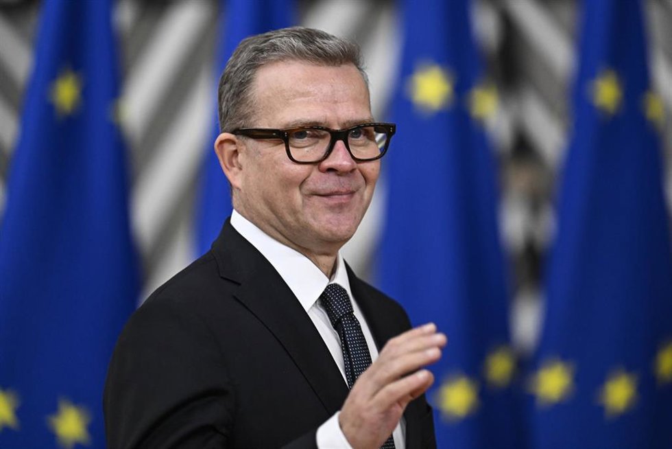 Archivo - Primer ministro de Finlandia, Petteri Orpo, a su llegada a una cumbre europea en Bruselas.