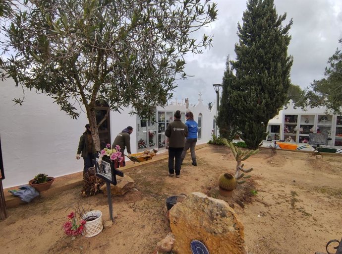 Excavaciones en el cementerio nuevo de Sant Francesc de Formentera