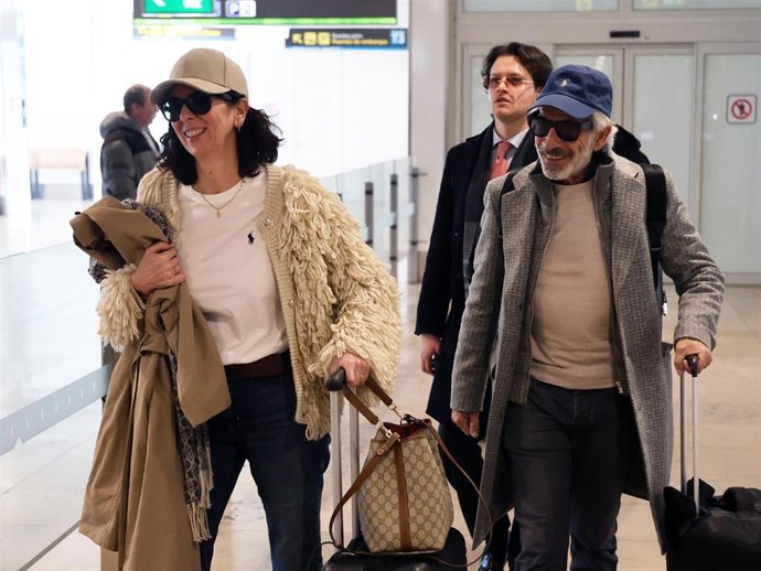 Imanol Arias y Nelida Grajales regresan a Madrid tras disfrutar de un fin de semana romántico como marido y mujer