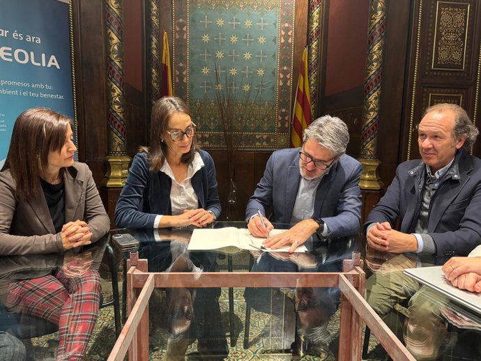 Moment de la signatura del conveni