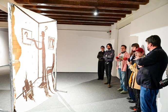 Visita a las dos nuevas exposiciones del Casal Solleric.