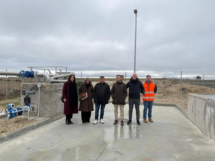 Visita de las instituciones a la EDAR que se construye en Valdecarros.