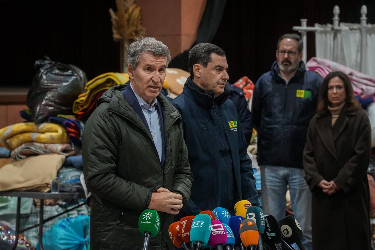 Feijóo explica desde Adamuz que el Gobierno no le ha aportado hasta ahora  ninguna información  del accidente