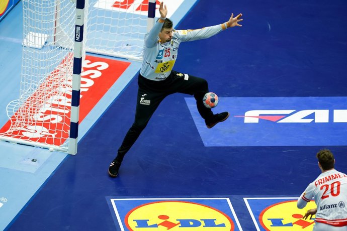 Sergey Hernández con los 'Hispanos' en el Europeo de balonmano