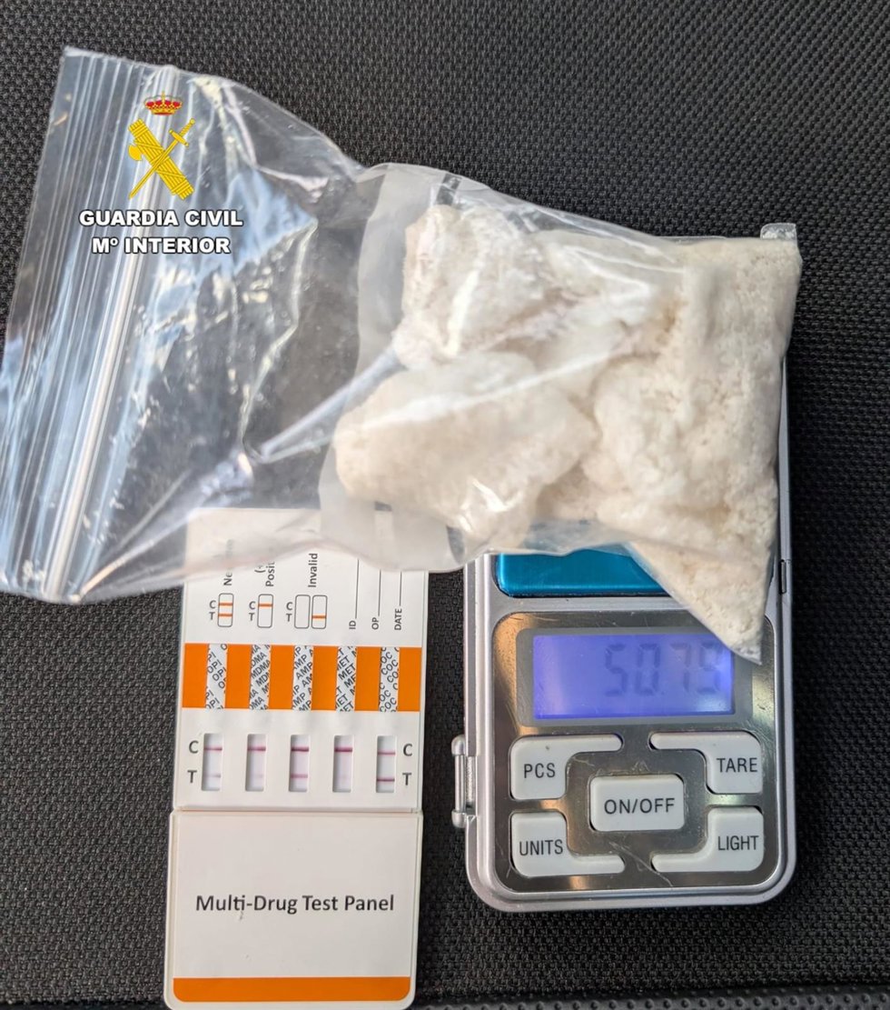 Droga incautada al detenido.