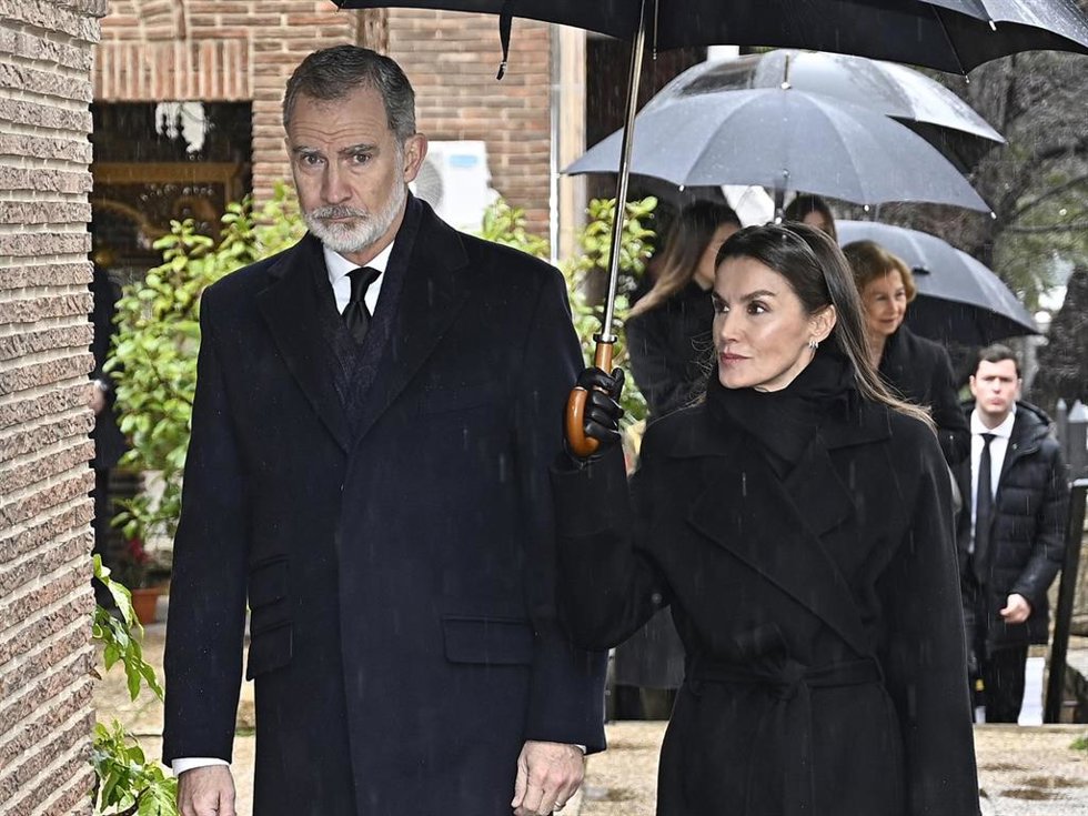 Sus Majestades los Reyes, Don Felipe de Borbón y Doña Letizia Ortiz, llegan a la catedral Ortodoxa Griega de San Andrés y San Demetrio para asistir al responso por  Su Alteza Real la Princesa Doña Irene de Grecia.